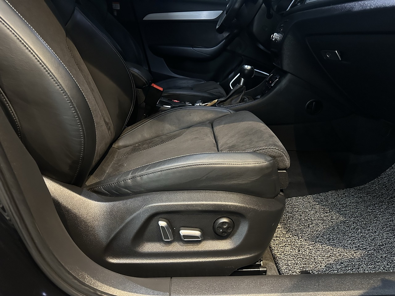 AUDI Q3 35 TDI QUATTRO 2016 / SUNROOF / SMART KEY / CAMARA R  25