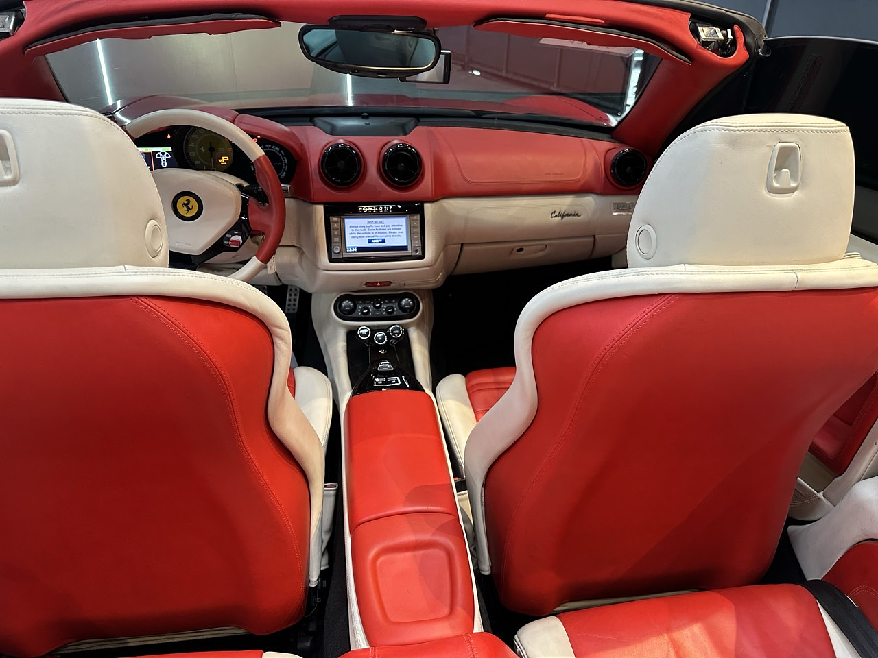 FERRARI CALIFORNIA 2010 / CONVERTIBLE / GASOLINA 4.0CC / 2WD  26