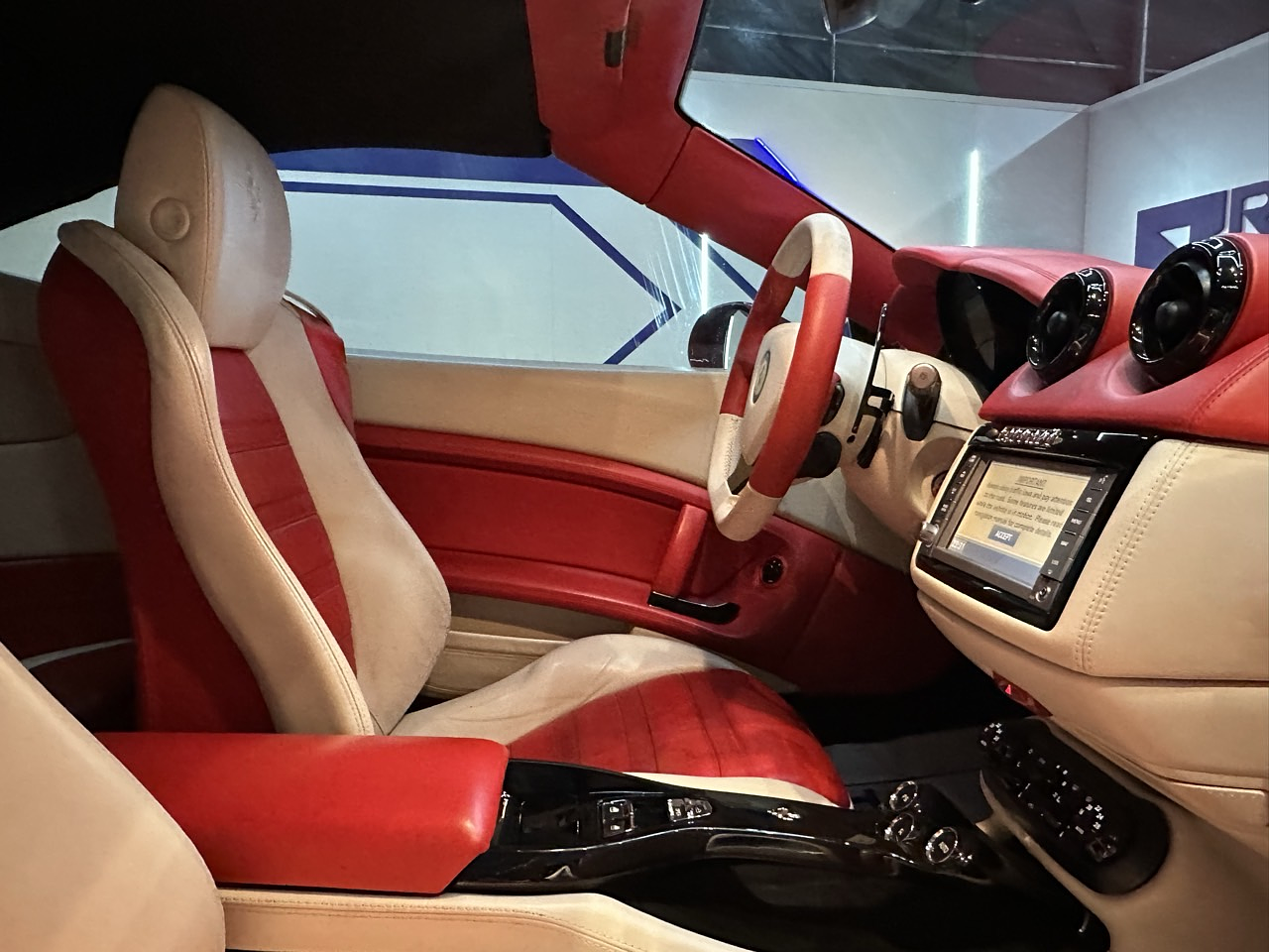 FERRARI CALIFORNIA 2010 / CONVERTIBLE / GASOLINA 4.0CC / 2WD  33