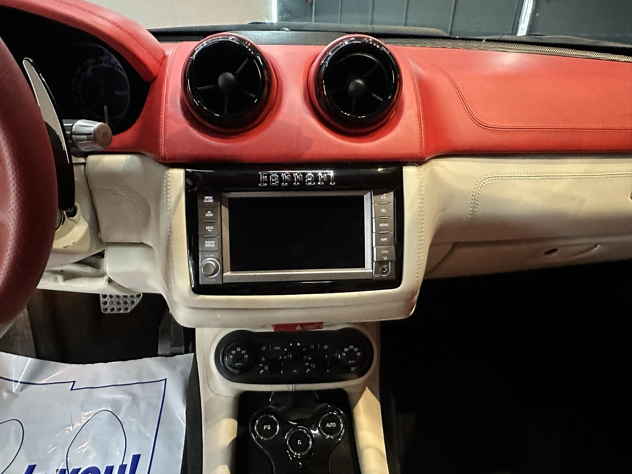 FERRARI CALIFORNIA 2010 / CONVERTIBLE / GASOLINA 4.0CC / 2WD  29