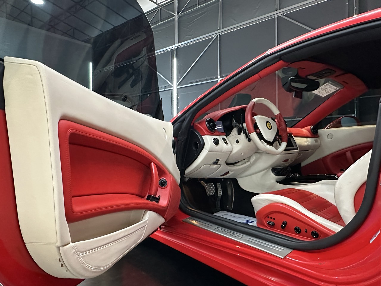 FERRARI CALIFORNIA 2010 / CONVERTIBLE / GASOLINA 4.0CC / 2WD  23