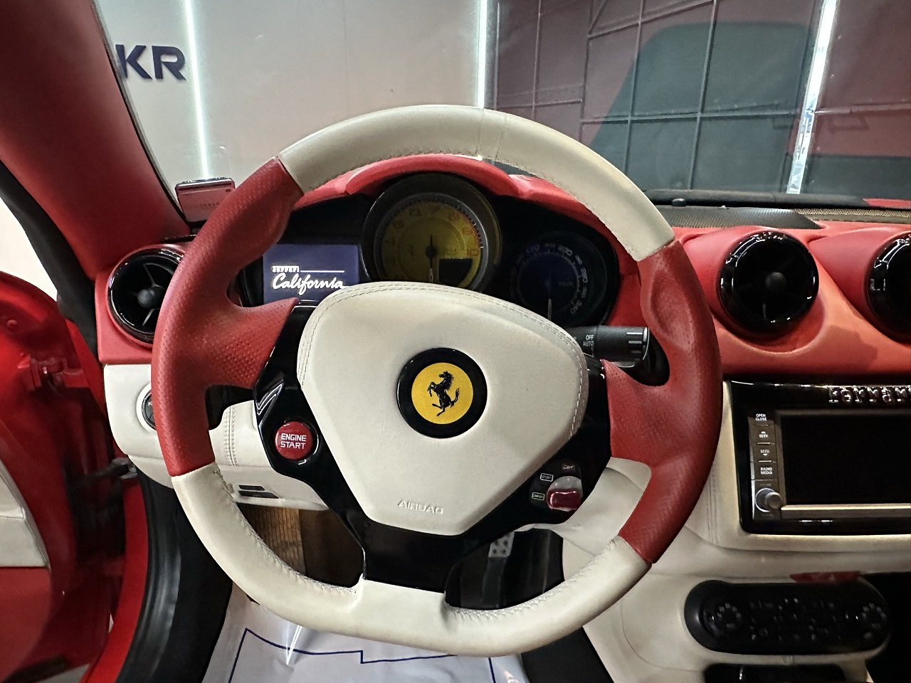 FERRARI CALIFORNIA 2010 / CONVERTIBLE / GASOLINA 4.0CC / 2WD  27