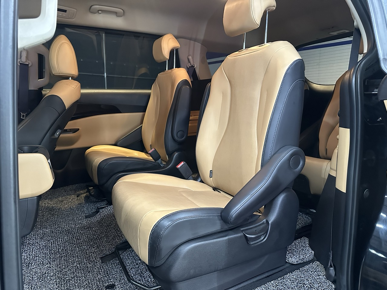 KIA CARNIVAL 2022 / 9PASAJEROS / CAMARA R / DIESEL / SMART KEY  23