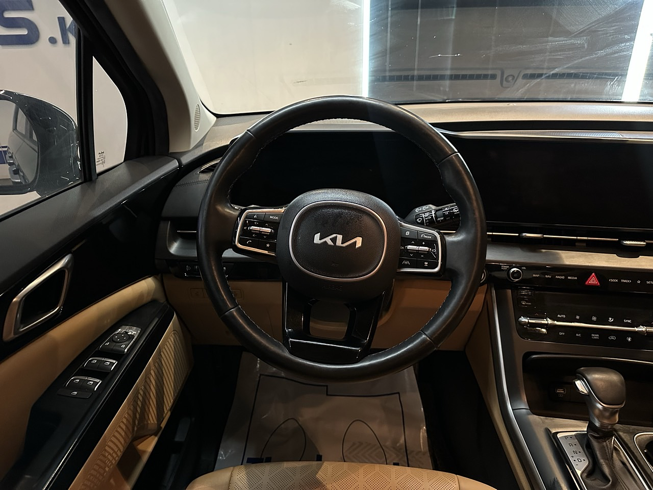 KIA CARNIVAL 2022 / 9PASAJEROS / CAMARA R / DIESEL / SMART KEY  14