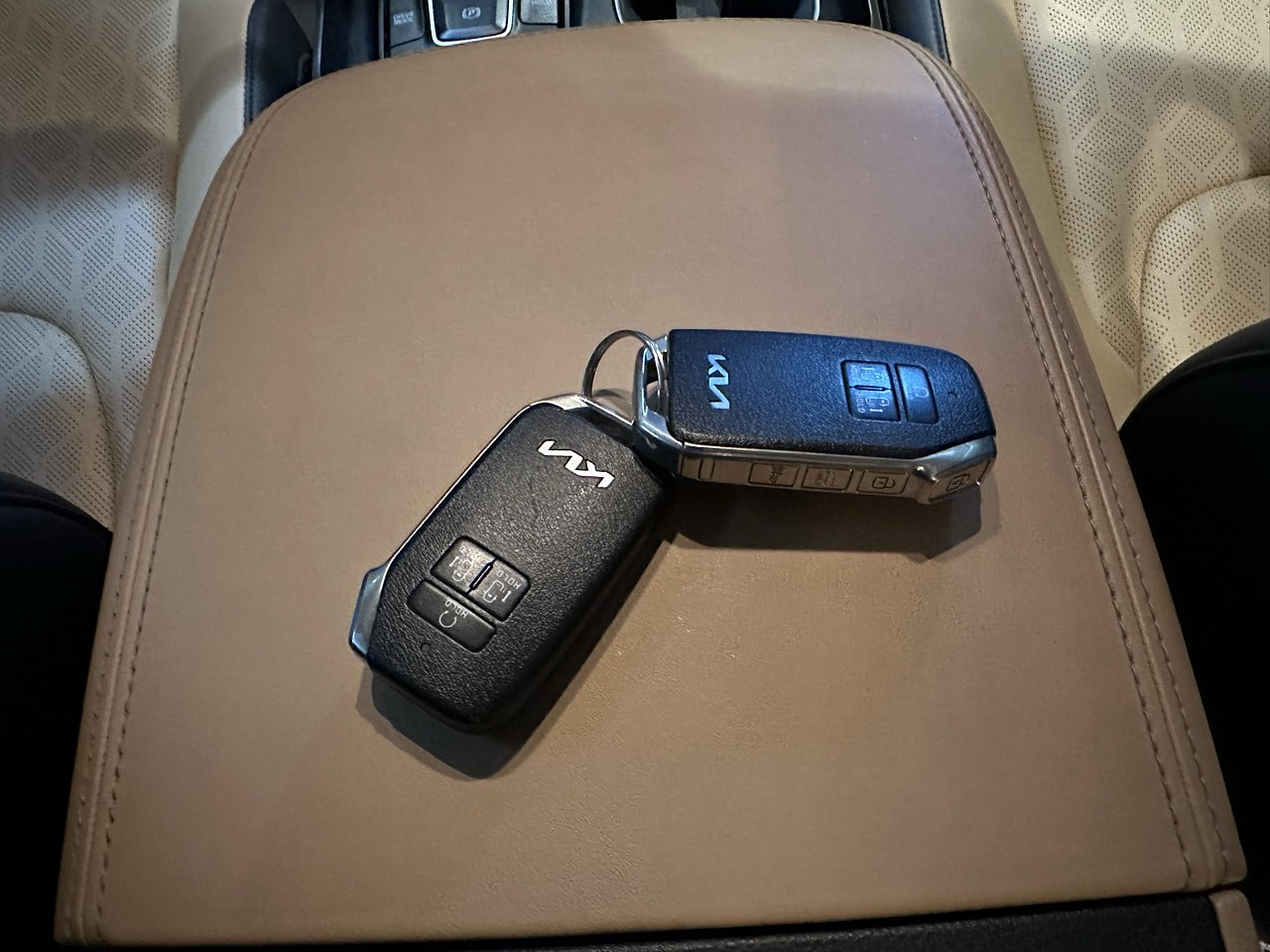 KIA CARNIVAL 2022 / 9PASAJEROS / CAMARA R / DIESEL / SMART KEY  17