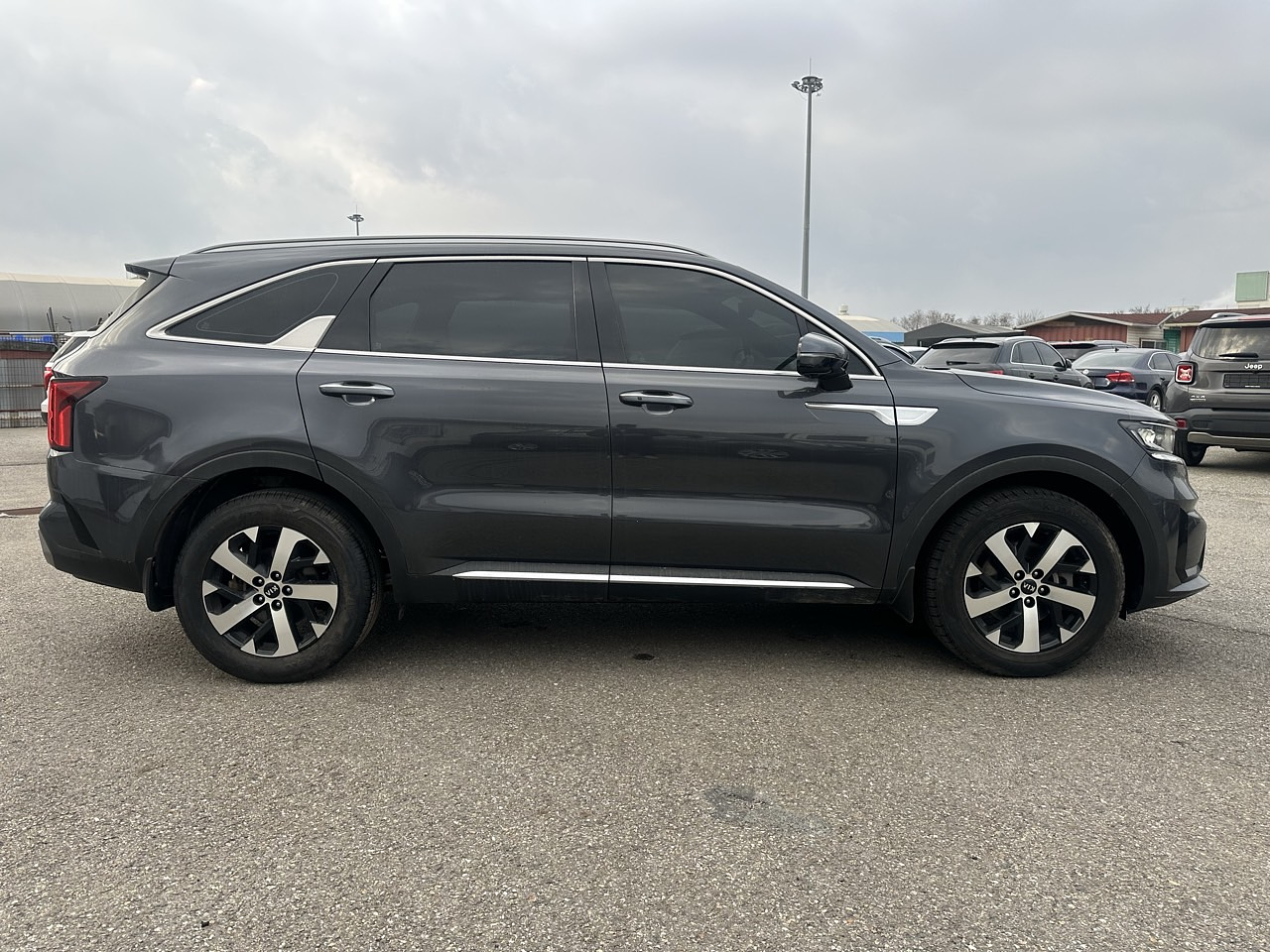 KIA SORENTO 2021 / 7 PASAJEROS / 2WD / DIESEL 2.2 / CAMARA R  5