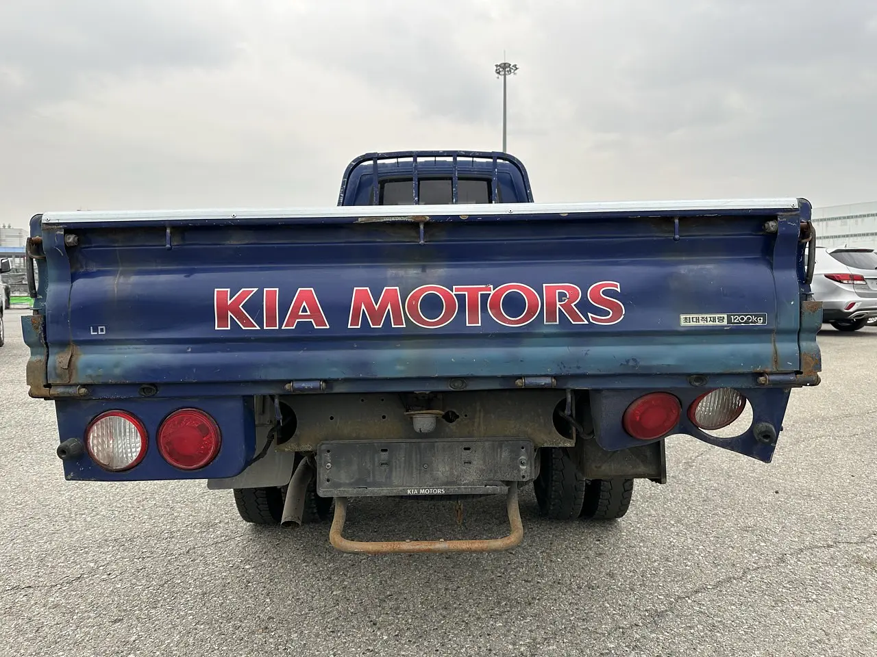 KIA BONGO 2018 / 1.2TON / KINGCAB / MECANICA CAJA 6TA / 2WD 11