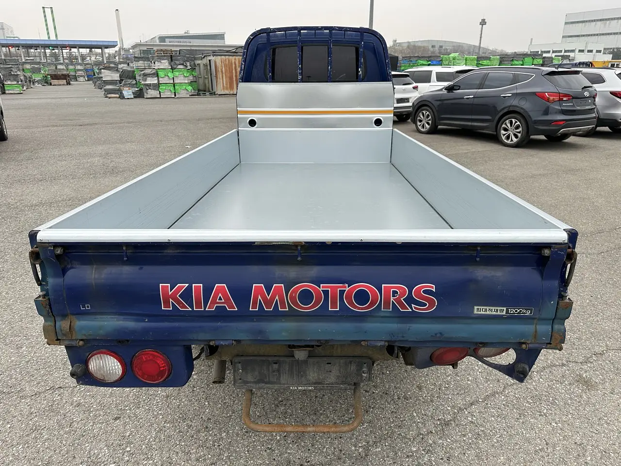 KIA BONGO 2018 / 1.2TON / KINGCAB / MECANICA CAJA 6TA / 2WD 12