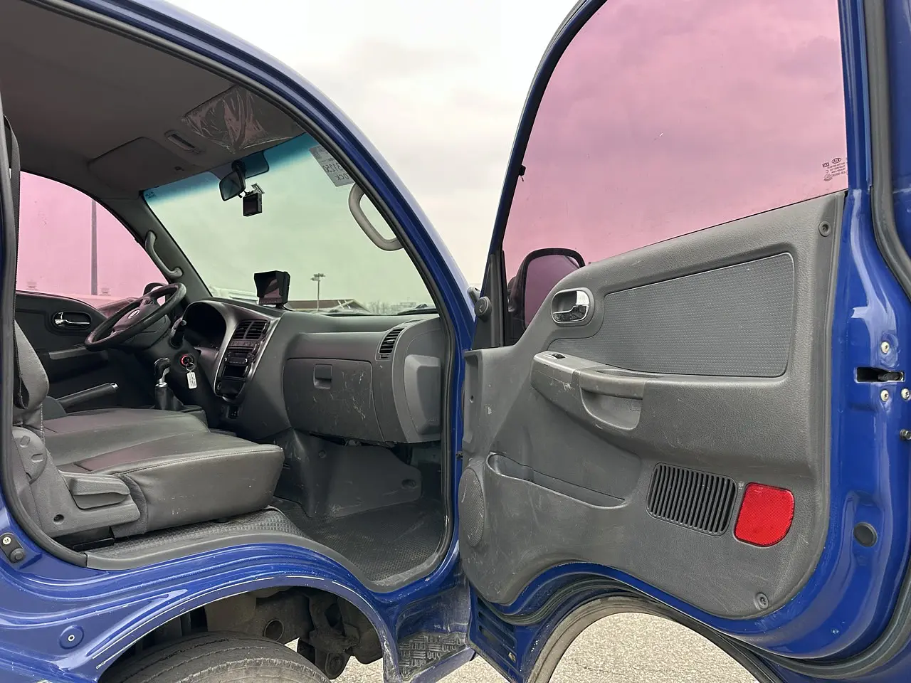 KIA BONGO 2018 / 1.2TON / KINGCAB / MECANICA CAJA 6TA / 2WD 25