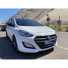 HYUNDAI i30 2014 / SMART KEY / DIESEL 1.6 / SUNROOF 