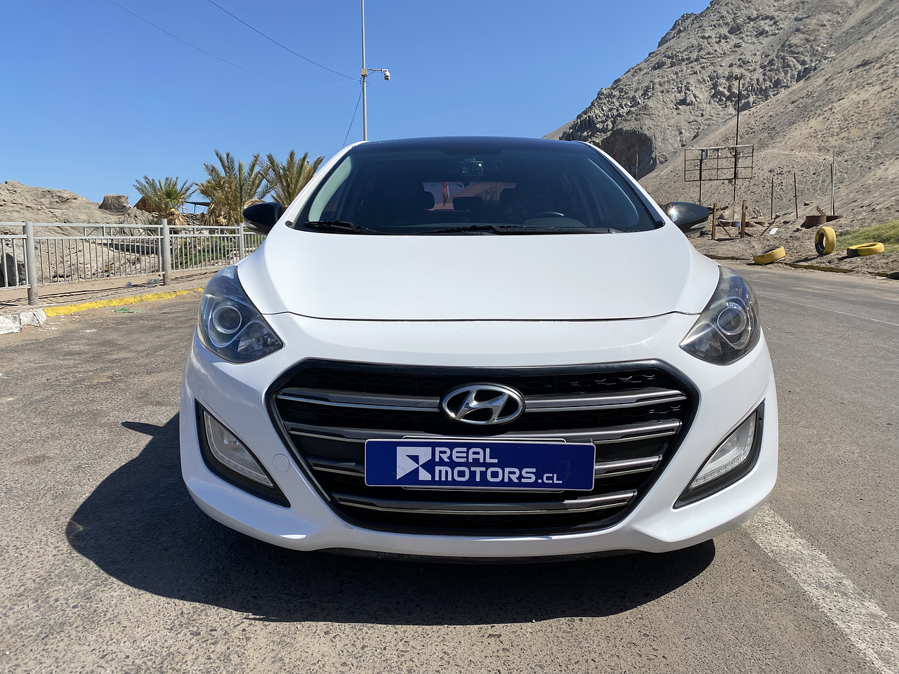 HYUNDAI i30 2014 / SMART KEY / DIESEL 1.6 / SUNROOF  2