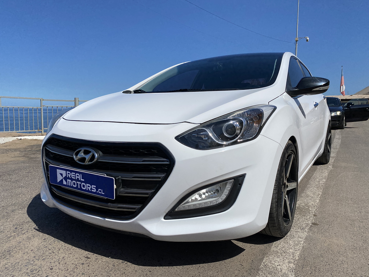 HYUNDAI i30 2014 / SMART KEY / DIESEL 1.6 / SUNROOF  3