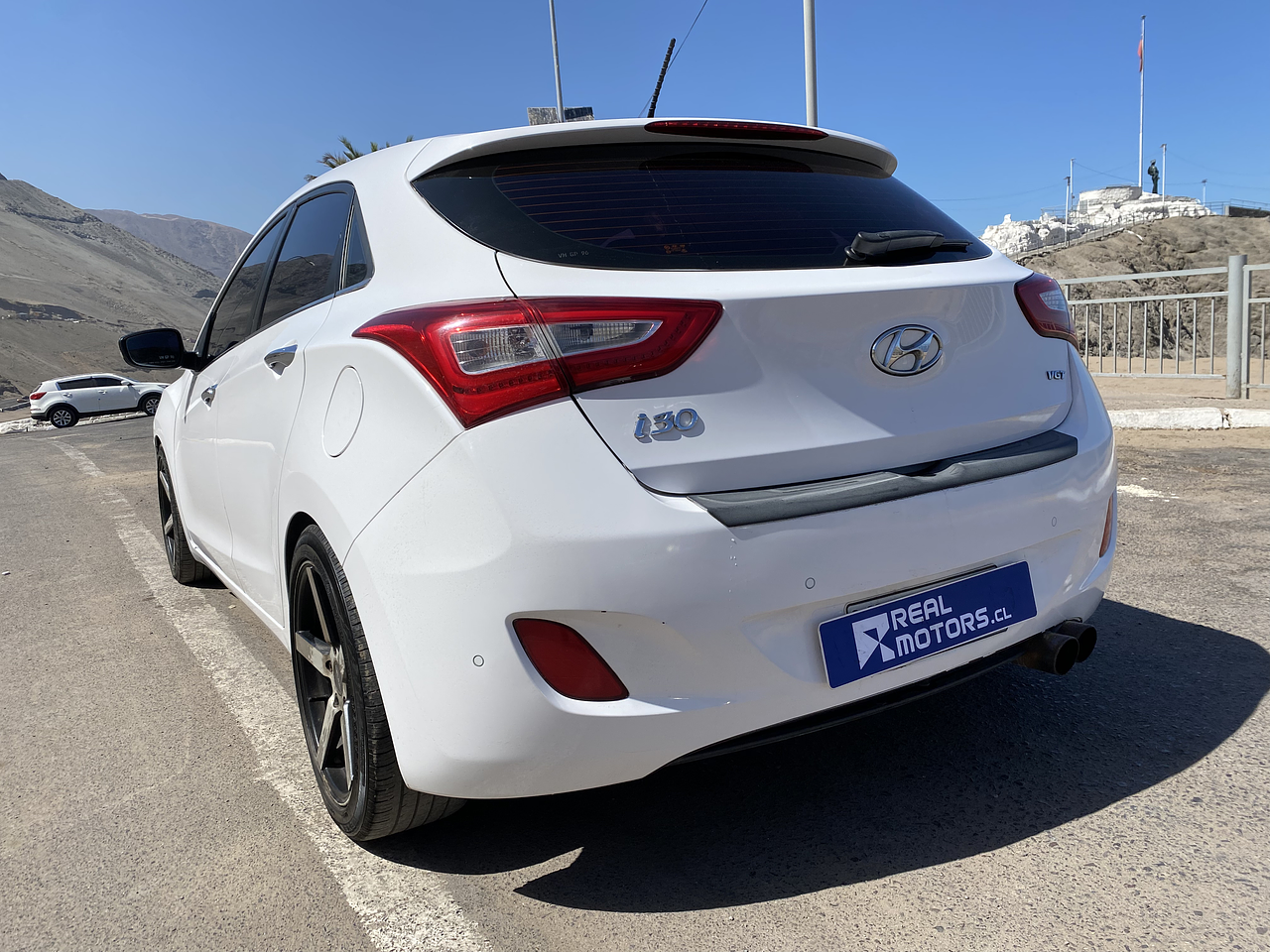 HYUNDAI i30 2014 / SMART KEY / DIESEL 1.6 / SUNROOF  4
