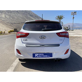 Hyundai I30 — foto 5 de 16