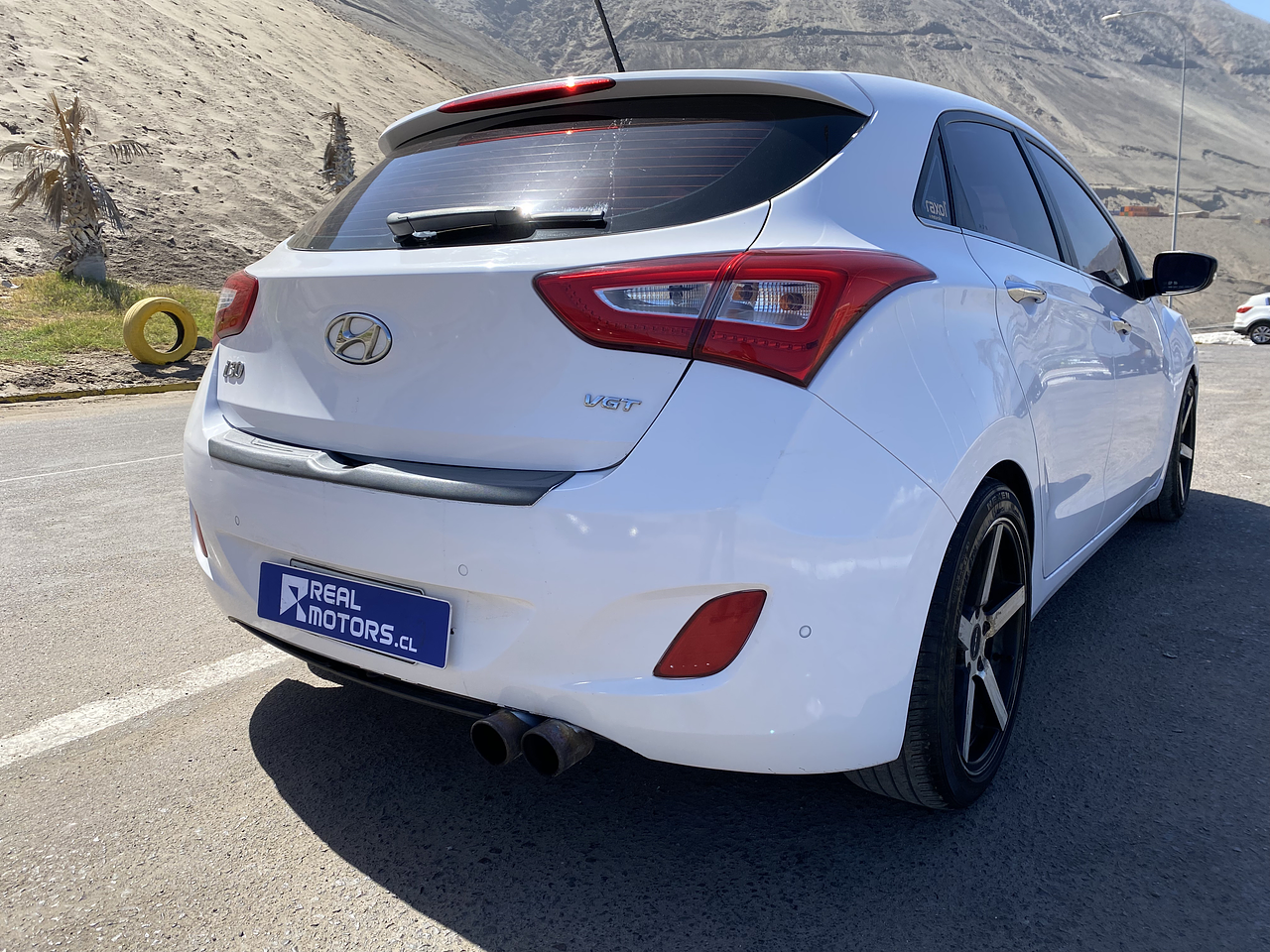 HYUNDAI i30 2014 / SMART KEY / DIESEL 1.6 / SUNROOF  6