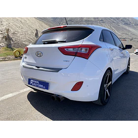 Hyundai I30 — foto 6 de 16