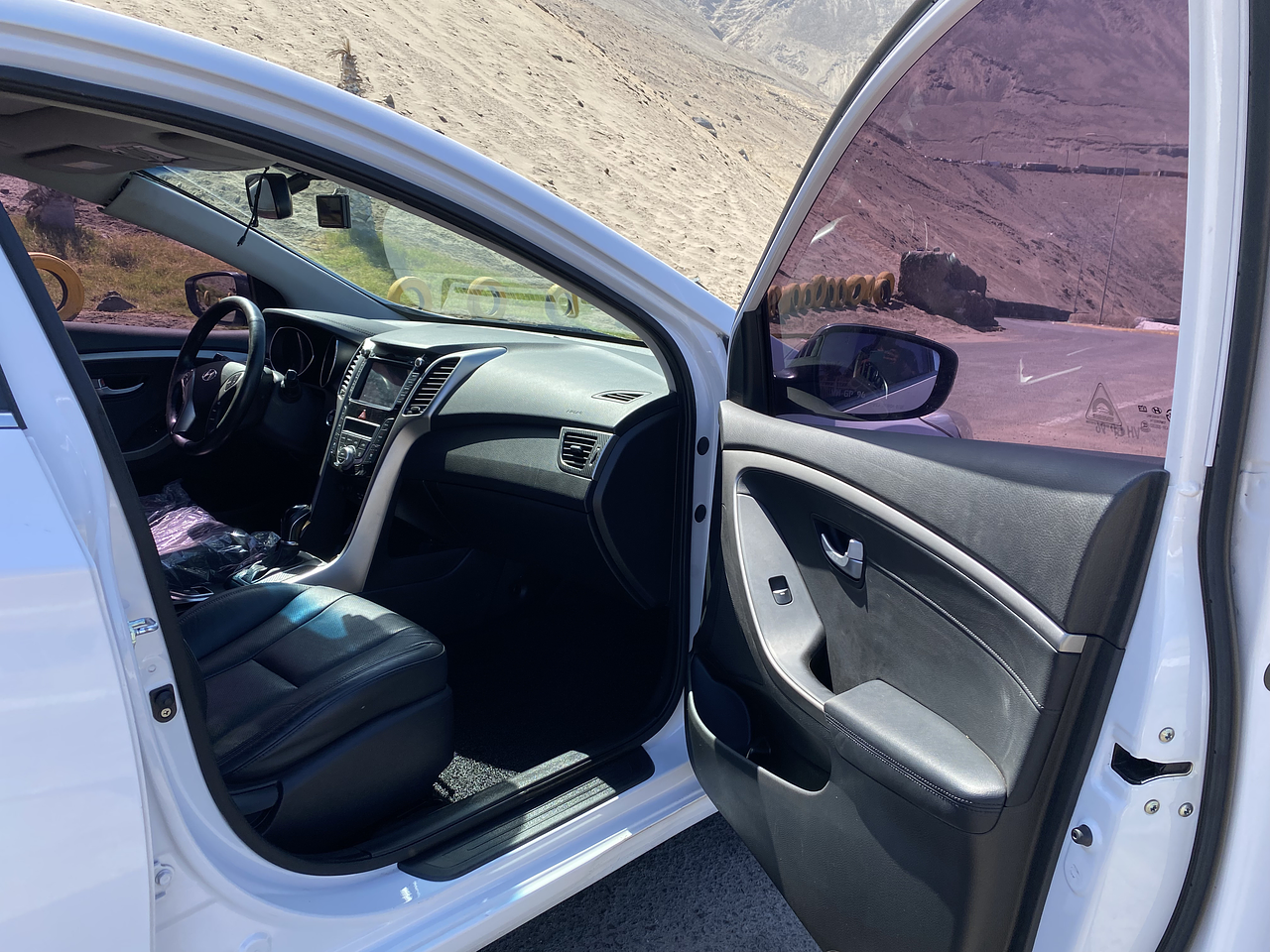 HYUNDAI i30 2014 / SMART KEY / DIESEL 1.6 / SUNROOF  20