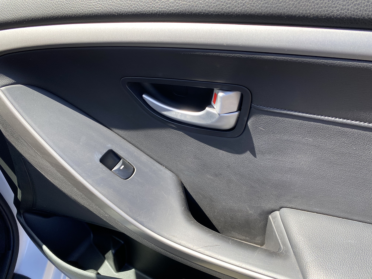 HYUNDAI i30 2014 / SMART KEY / DIESEL 1.6 / SUNROOF  21