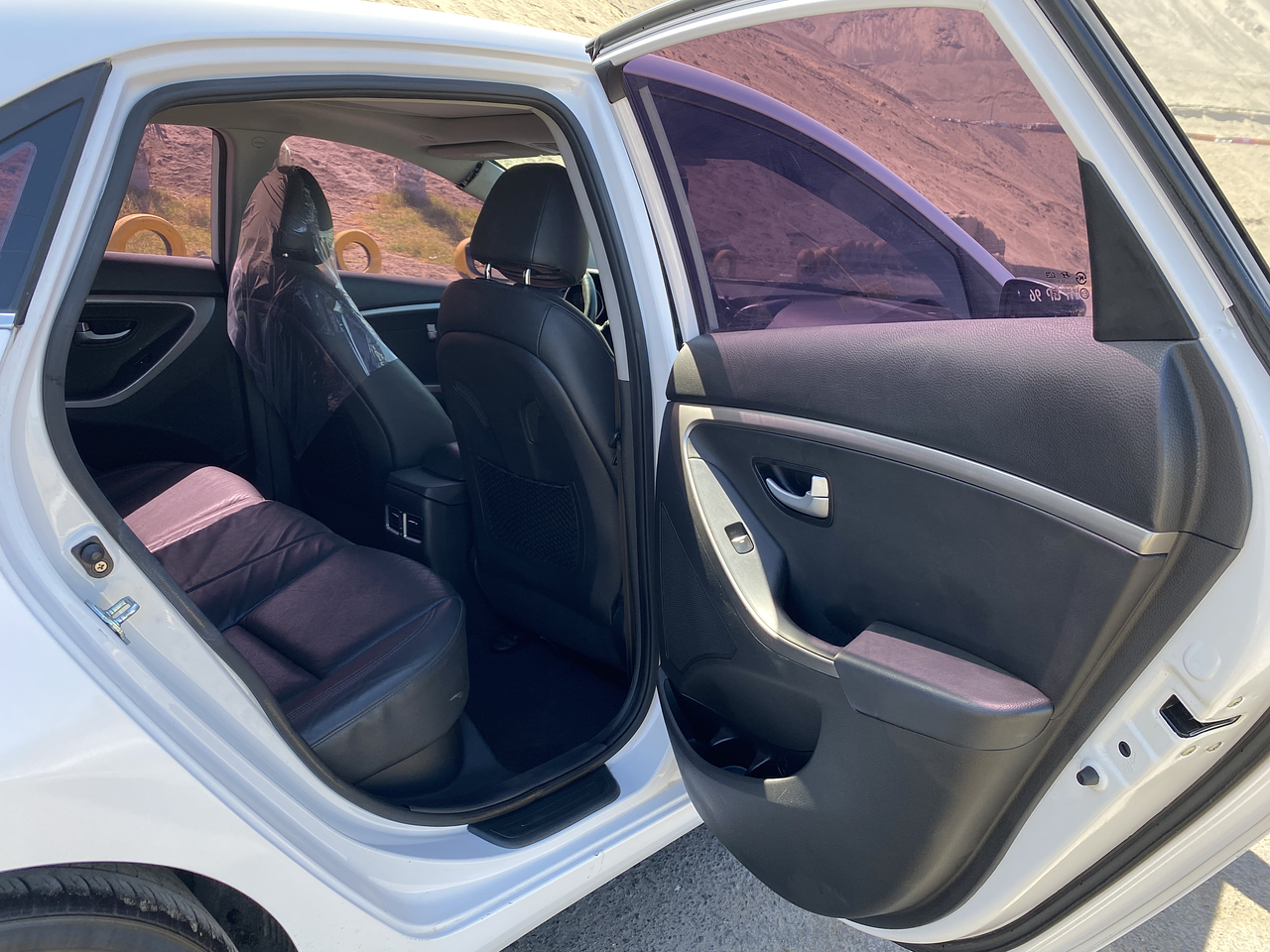 HYUNDAI i30 2014 / SMART KEY / DIESEL 1.6 / SUNROOF  25