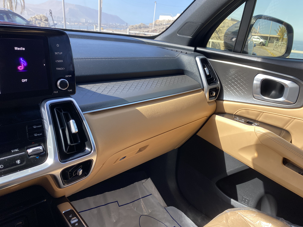 KIA SORENTO 2021 / 7 PASAJEROS / 2WD / DIESEL 2.2 / CAMARA 360 15