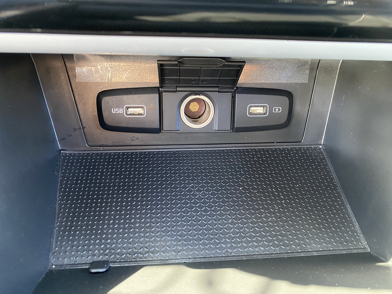  HYUNDAI TUCSON 2022 / AUTOMÁTICA  / DIESEL 2.0 / 2WD / PANTALLA 18