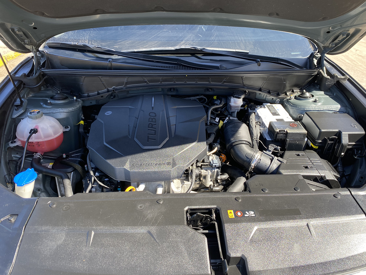  HYUNDAI TUCSON 2022 / AUTOMÁTICA  / DIESEL 2.0 / 2WD / PANTALLA 27