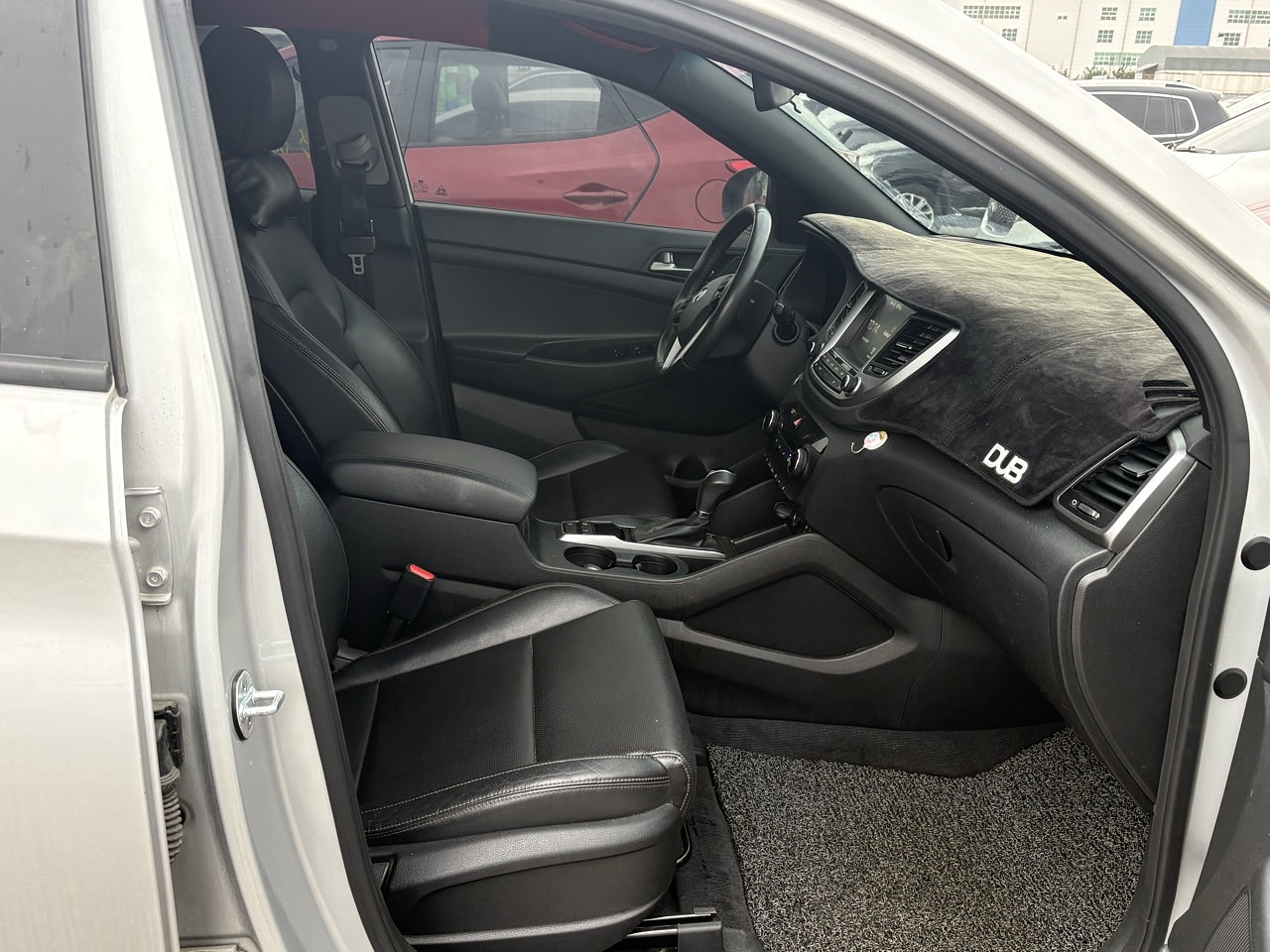 HYUNDAI TUCSON 2018 / CAMARA R / DIESEL 1.7 / 2WD 15