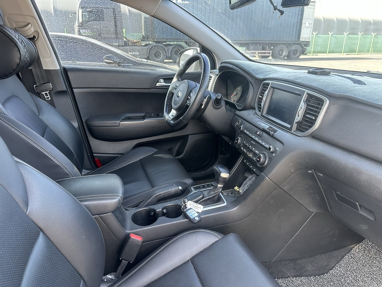 KIA SPORTAGE 2018 / SUNROOF / SMART KEY / DIESEL 1.7CC 19