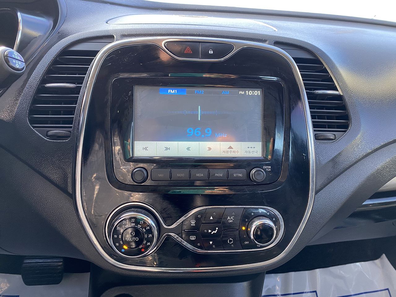 SAMSUNG QM3 (RENAULT CAPTUR) 2017 / DIESEL  16