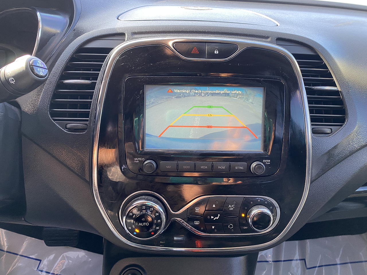 SAMSUNG QM3 (RENAULT CAPTUR) 2017 / DIESEL  17