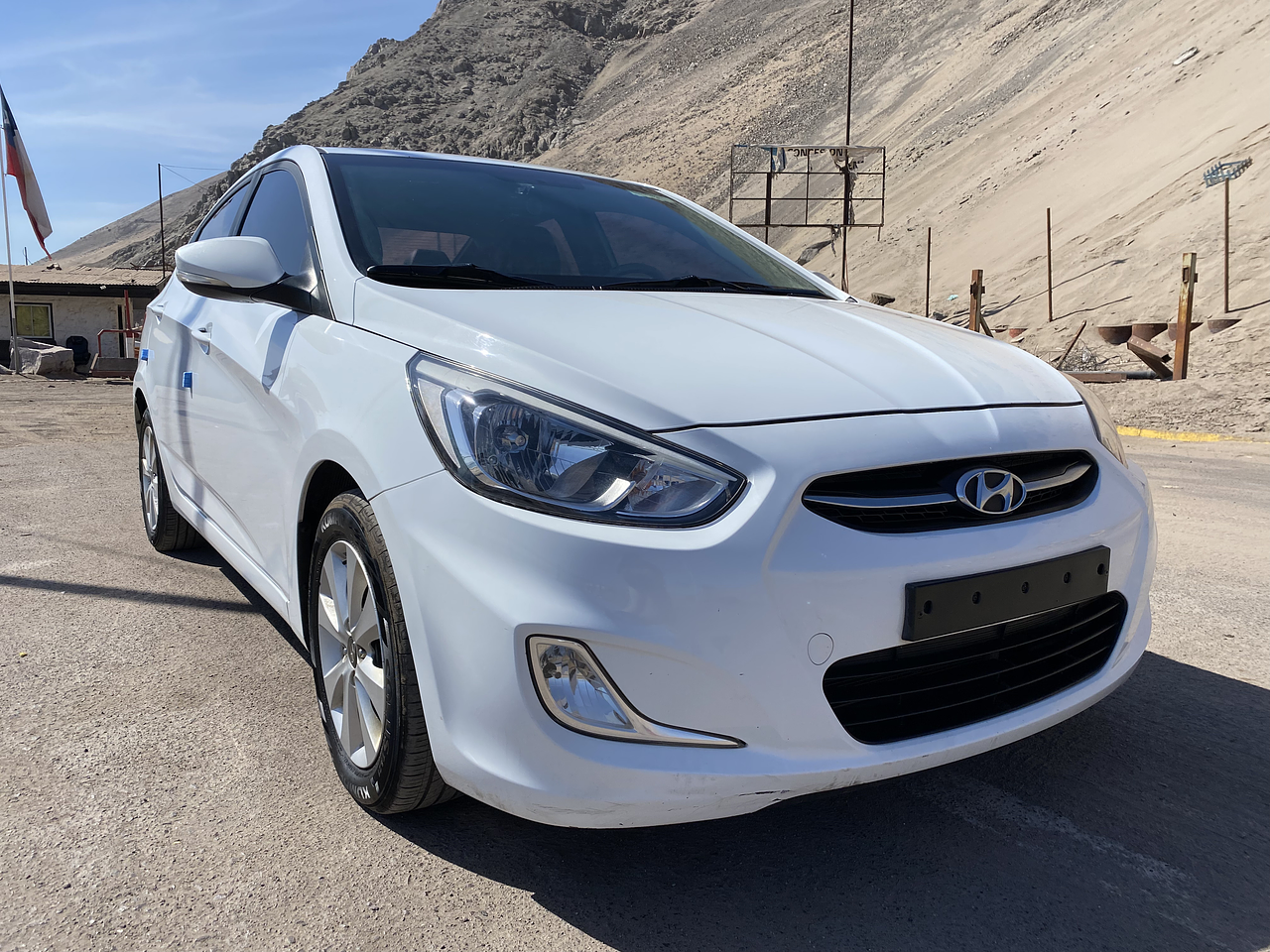 HYUNDAI ACCENT SEDAN 2017 / DIESEL 1.6 VGT  1