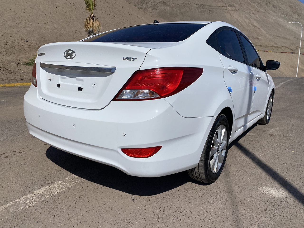 HYUNDAI ACCENT SEDAN 2017 / DIESEL 1.6 VGT  6