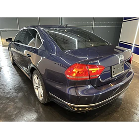 Volkswagen Passat — foto 4 de 16
