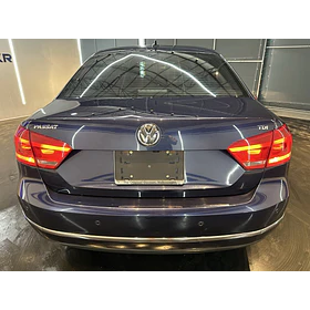 Volkswagen Passat — foto 5 de 16