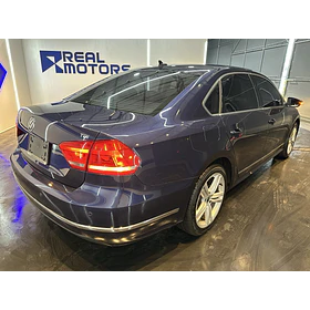 Volkswagen Passat — foto 6 de 16