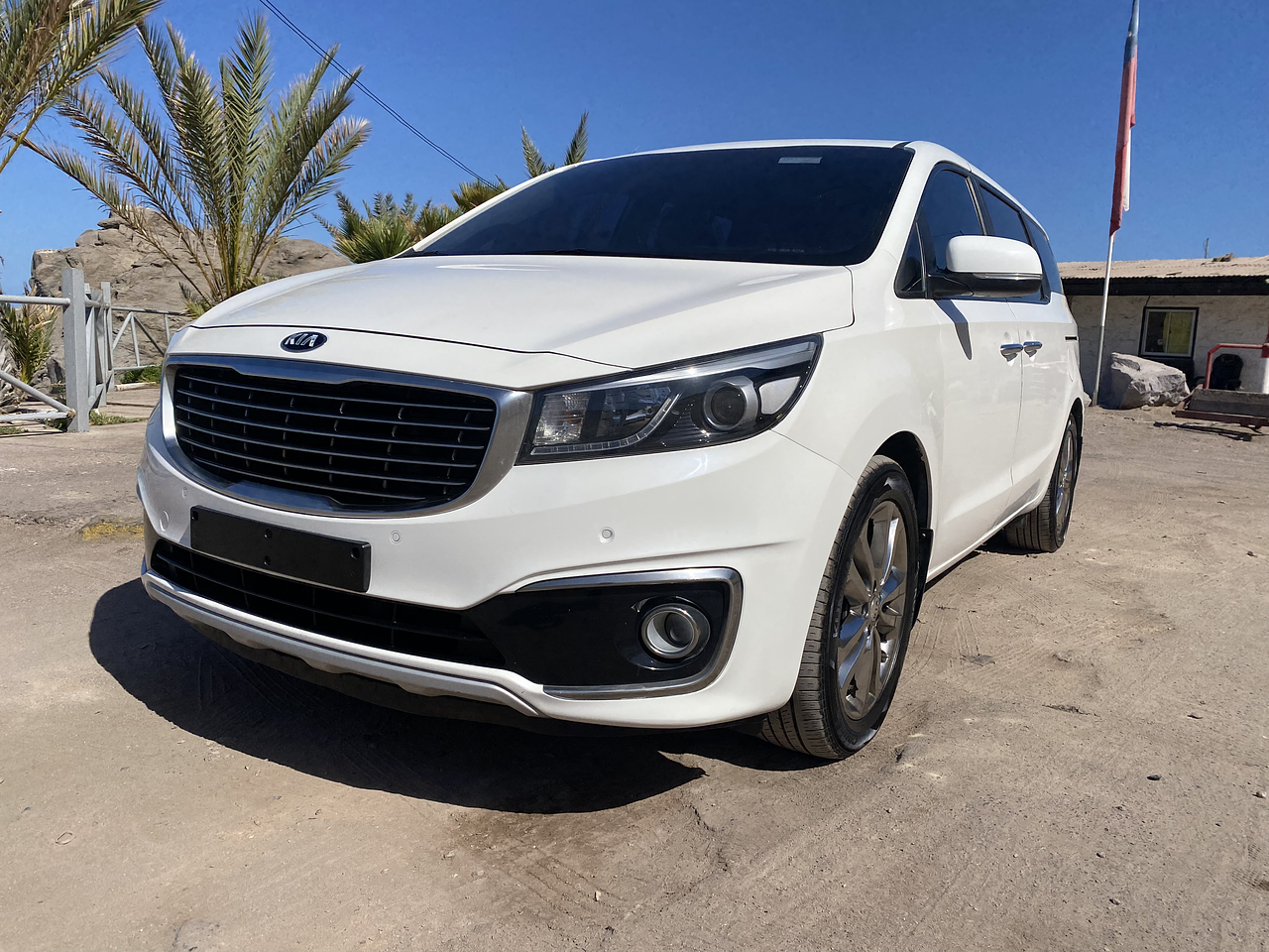 KIA ALL NEW CARNIVAL 2016 / 9PASAJEROS / DIESEL / PUERTA ELECTRICA 3