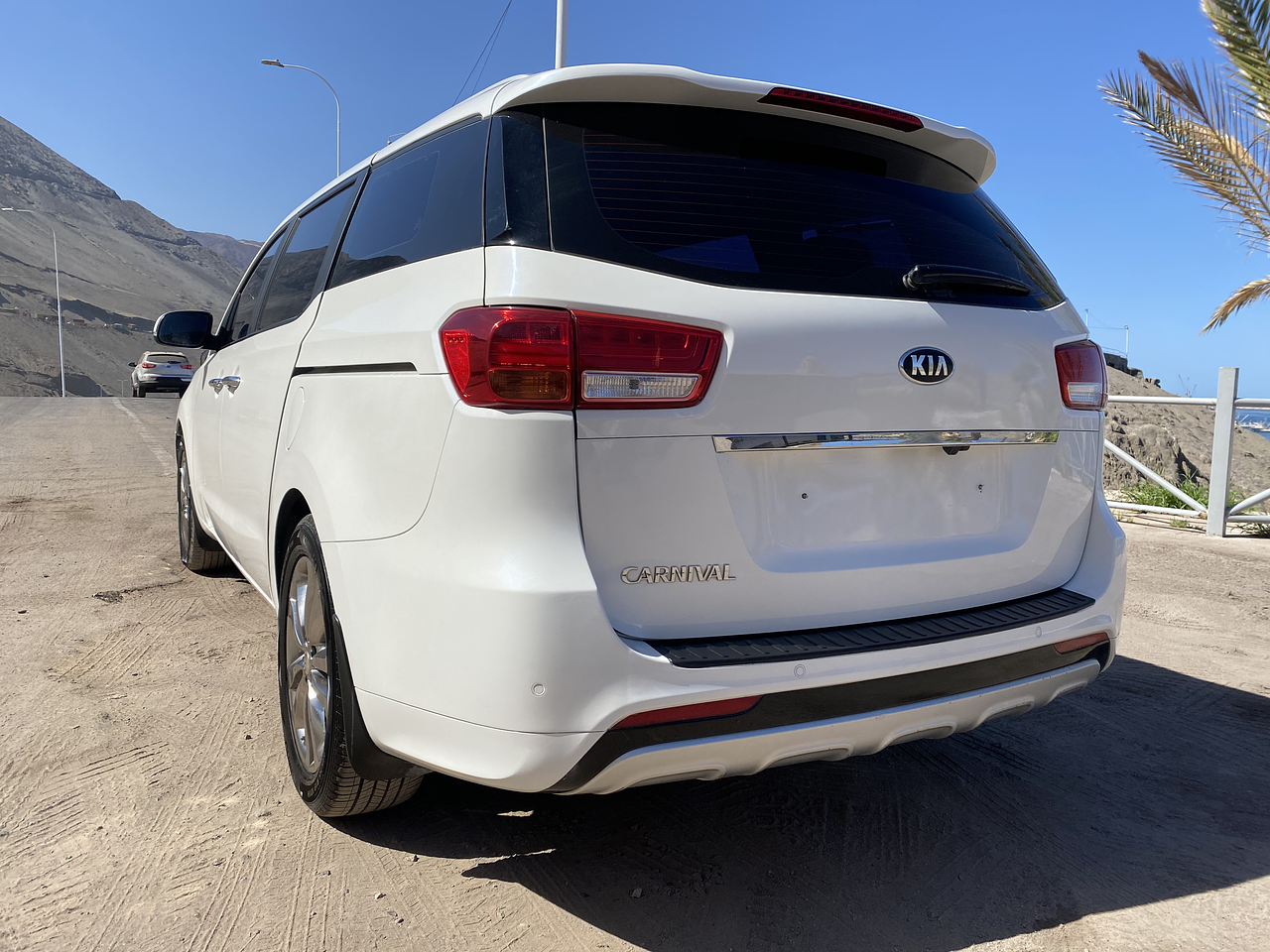 KIA ALL NEW CARNIVAL 2016 / 9PASAJEROS / DIESEL / PUERTA ELECTRICA 4
