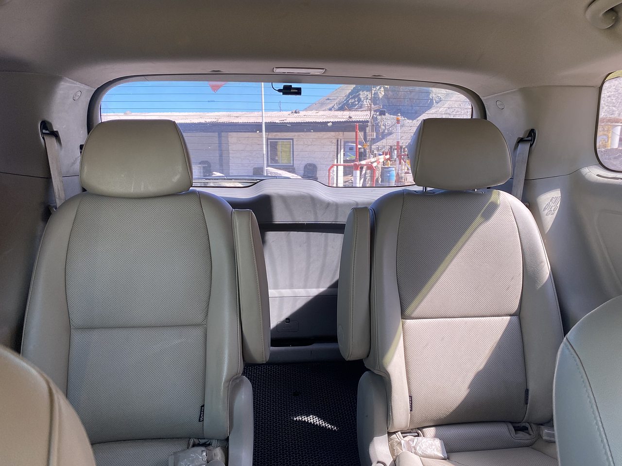 KIA ALL NEW CARNIVAL 2016 / 9PASAJEROS / DIESEL / PUERTA ELECTRICA 24