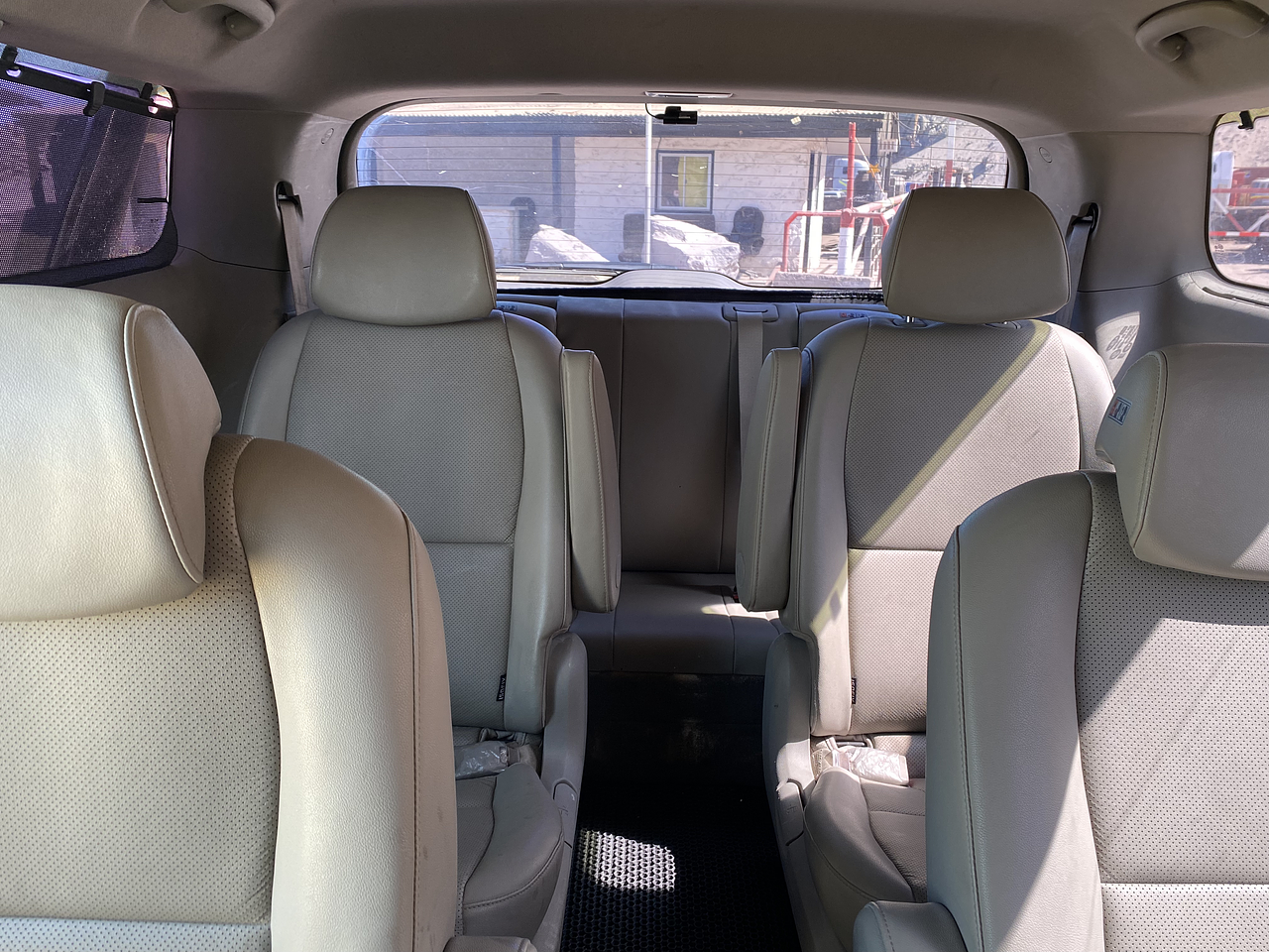 KIA ALL NEW CARNIVAL 2016 / 9PASAJEROS / DIESEL / PUERTA ELECTRICA 26