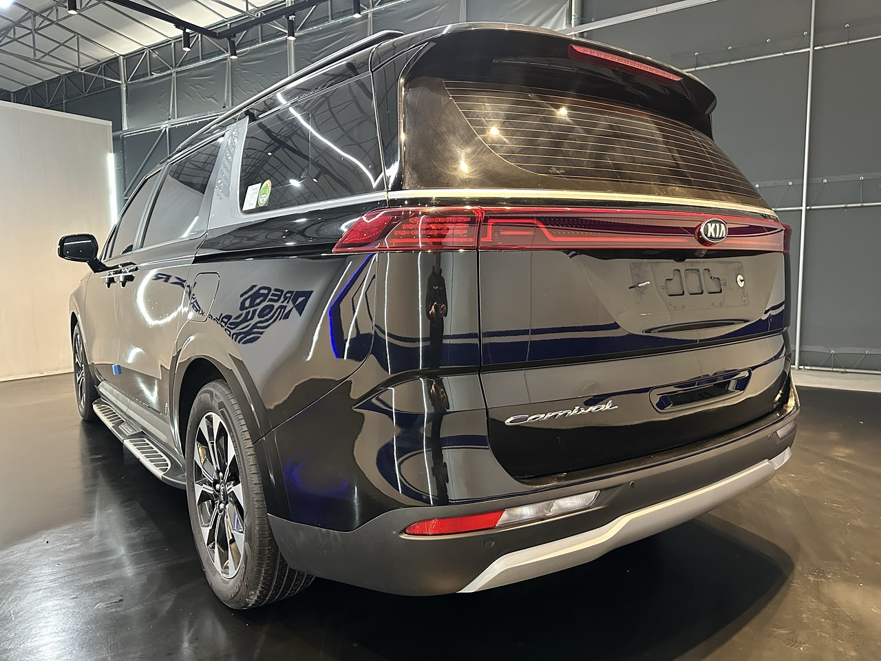 KIA GRAN CARNIVAL 2021 / 9PASAJEROS / CAMARA R / DIESEL 8