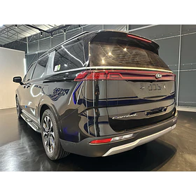 KIA Gran Carnival — foto 8 de 16