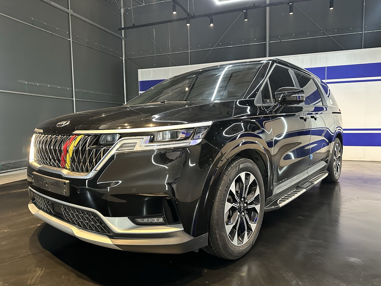 KIA GRAN CARNIVAL 2021 / 9PASAJEROS / CAMARA R / DIESEL 3