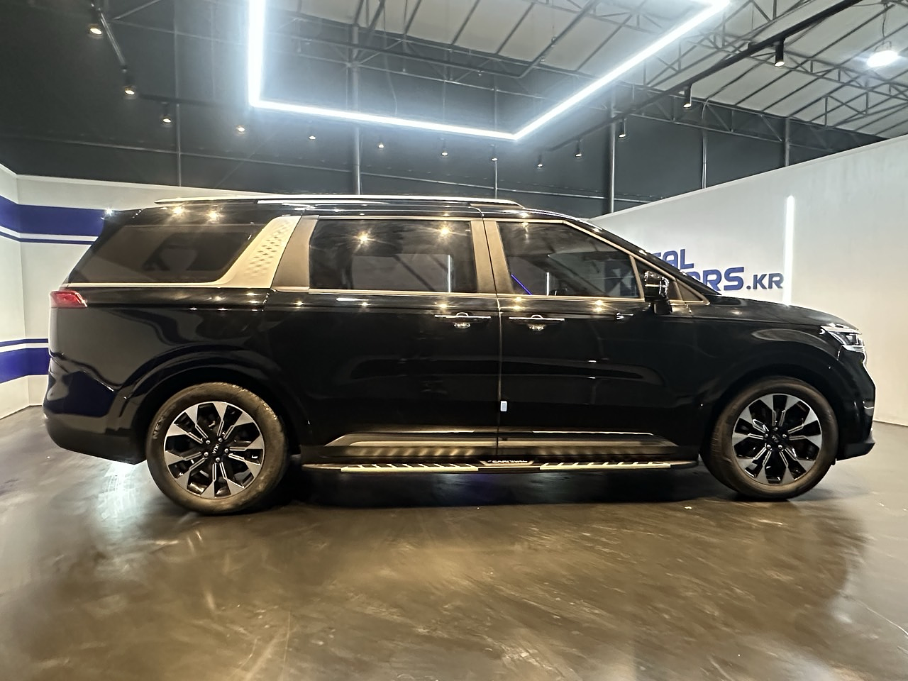 KIA GRAN CARNIVAL 2021 / 9PASAJEROS / CAMARA R / DIESEL 10