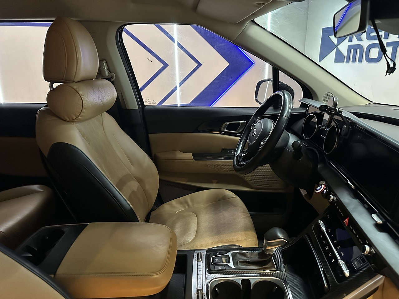 KIA GRAN CARNIVAL 2021 / 9PASAJEROS / CAMARA R / DIESEL 22