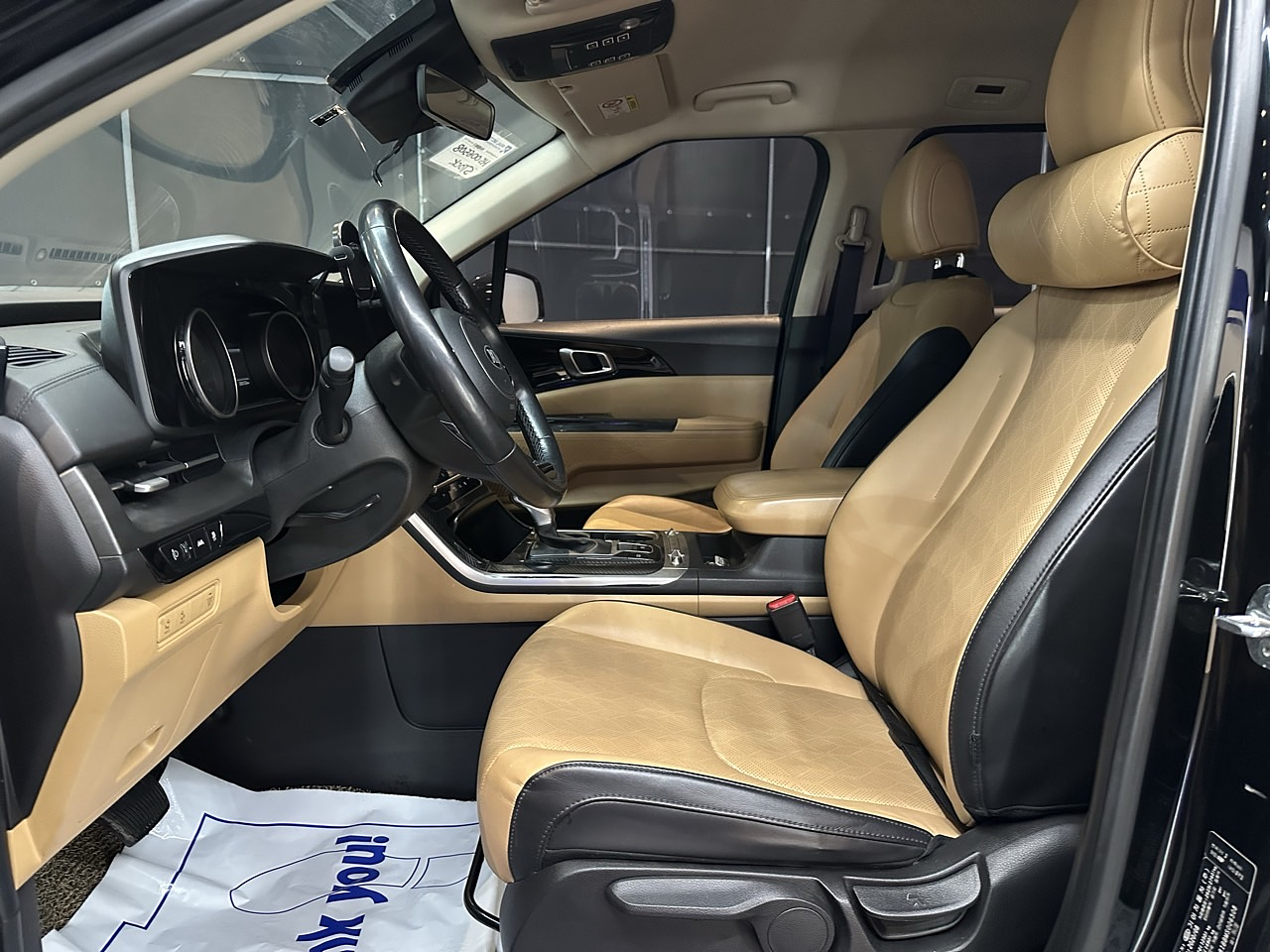 KIA GRAN CARNIVAL 2021 / 9PASAJEROS / CAMARA R / DIESEL 13