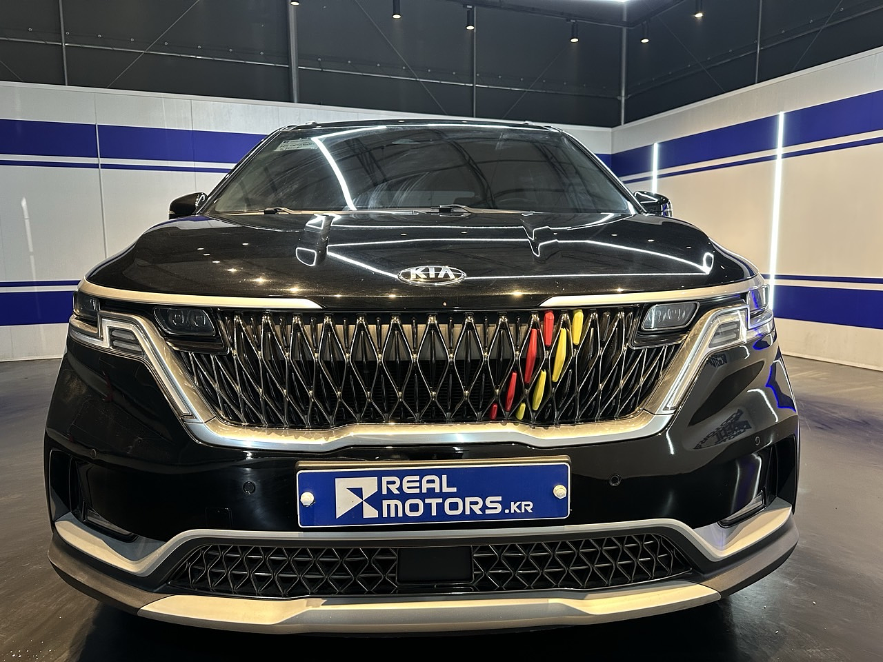 KIA GRAN CARNIVAL 2021 / 9PASAJEROS / CAMARA R / DIESEL 2