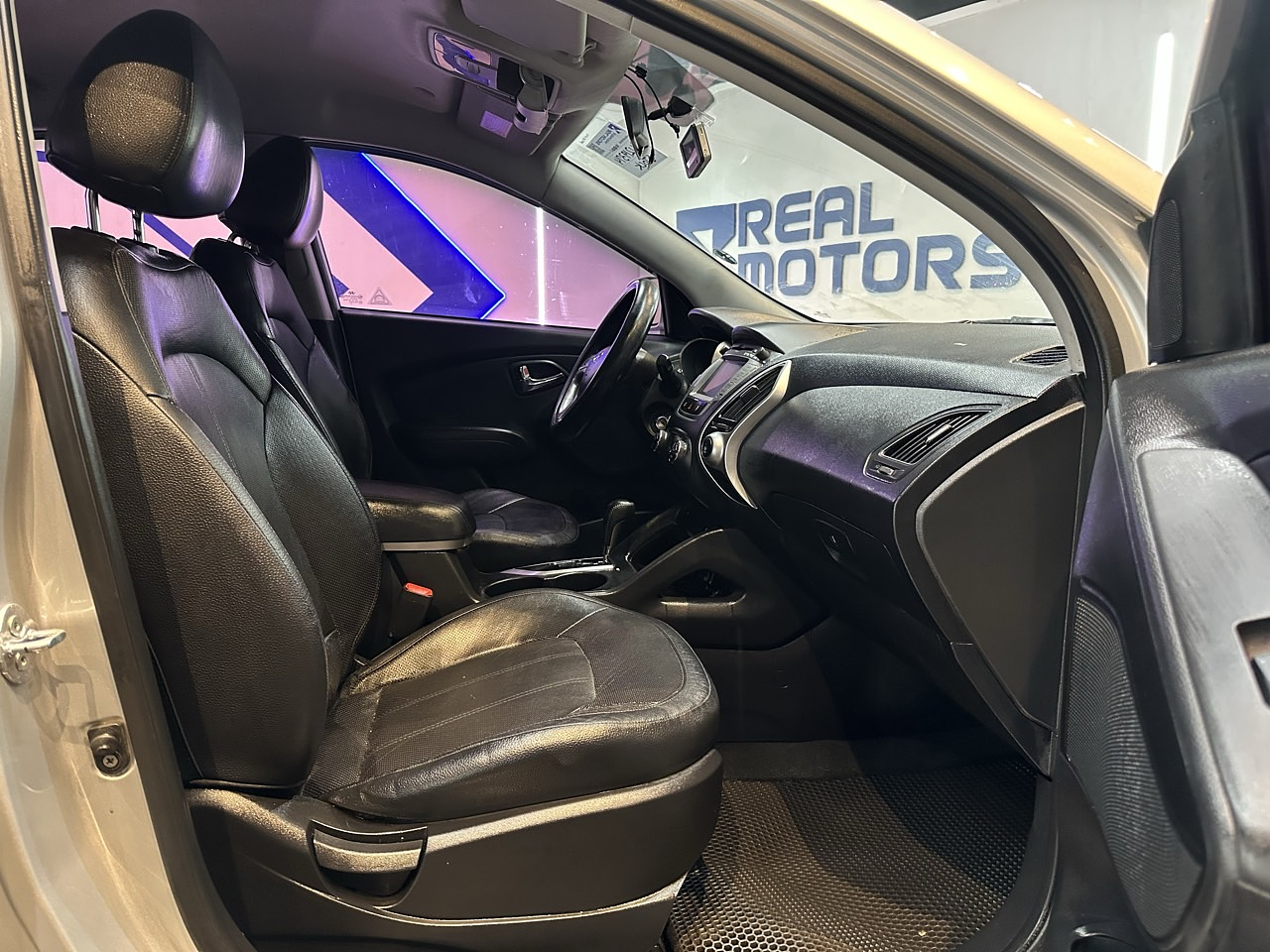  HYUNDAI TUCSON 2011 / AUTOMÁTICA  / DIESEL  / 2WD 23