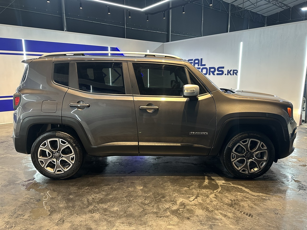 JEEP RENEGADE 2017 DIESEL 4WD / SUNROOF / CAMERA  9
