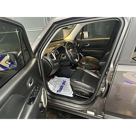 Jeep Renegade — foto 10 de 18