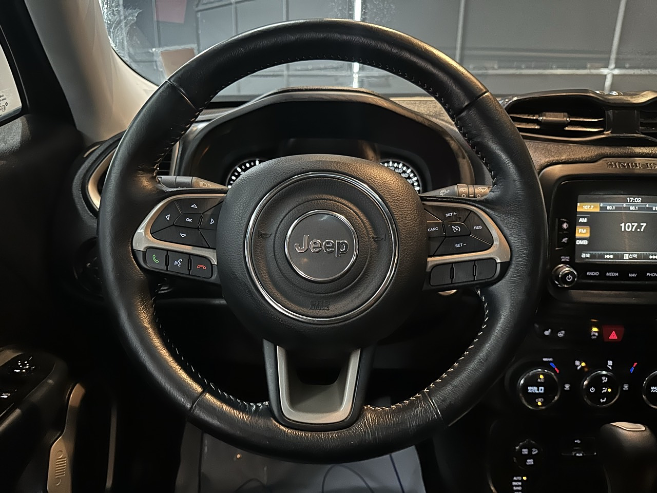 JEEP RENEGADE 2017 DIESEL 4WD / SUNROOF / CAMERA  24